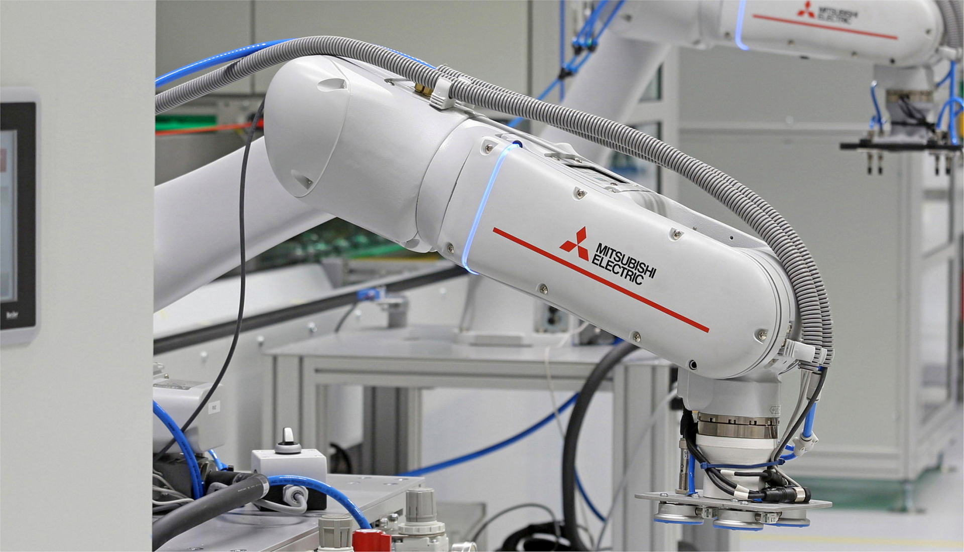 Robotic Handling Takes Shape: Demonstration of the Sintering Station at Elcogen’s Facility